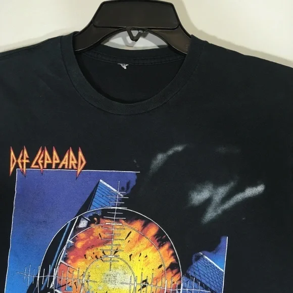 Vintage Band Tee Def Leppard T Shirt Graphic Fire - Picture 5 of 6